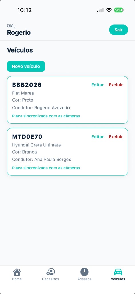 Tela Veículos com lista de carros cadastrados e placas sincronizadas